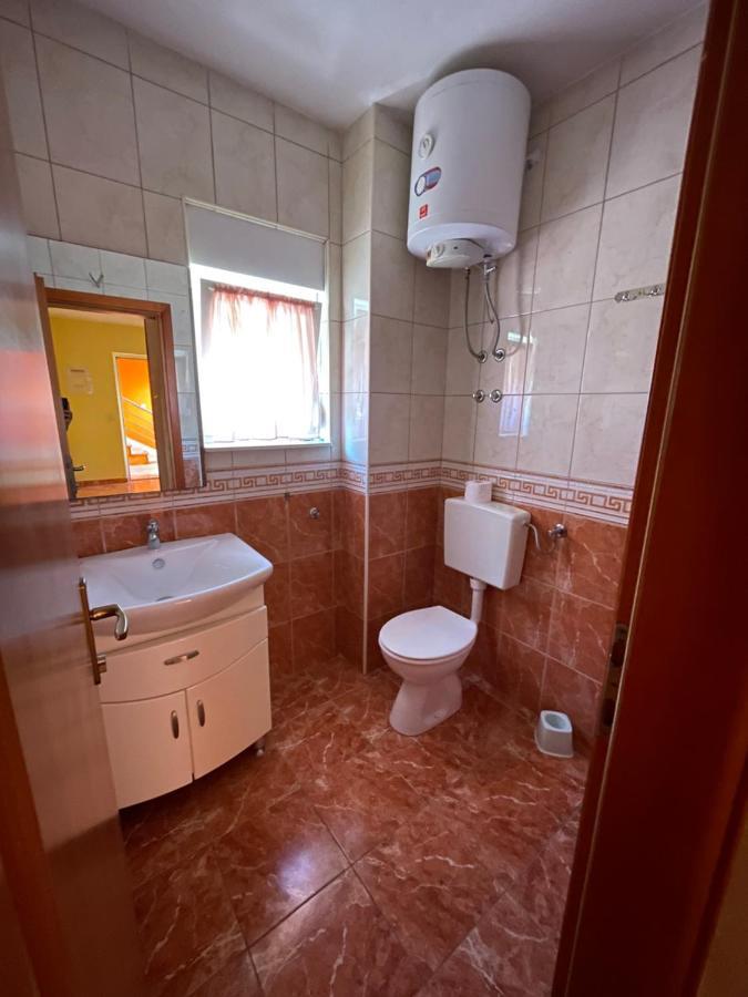 Hotel Apartman Jukic Marina Exterior foto
