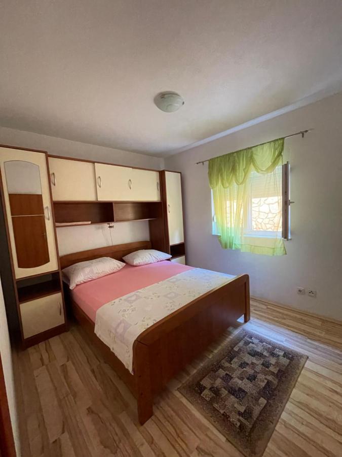 Hotel Apartman Jukic Marina Exterior foto